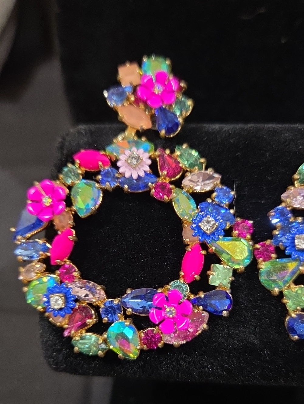 J. CREW COLORFUL WREATH STATEMENT EARRINGS - Picture 2 of 3